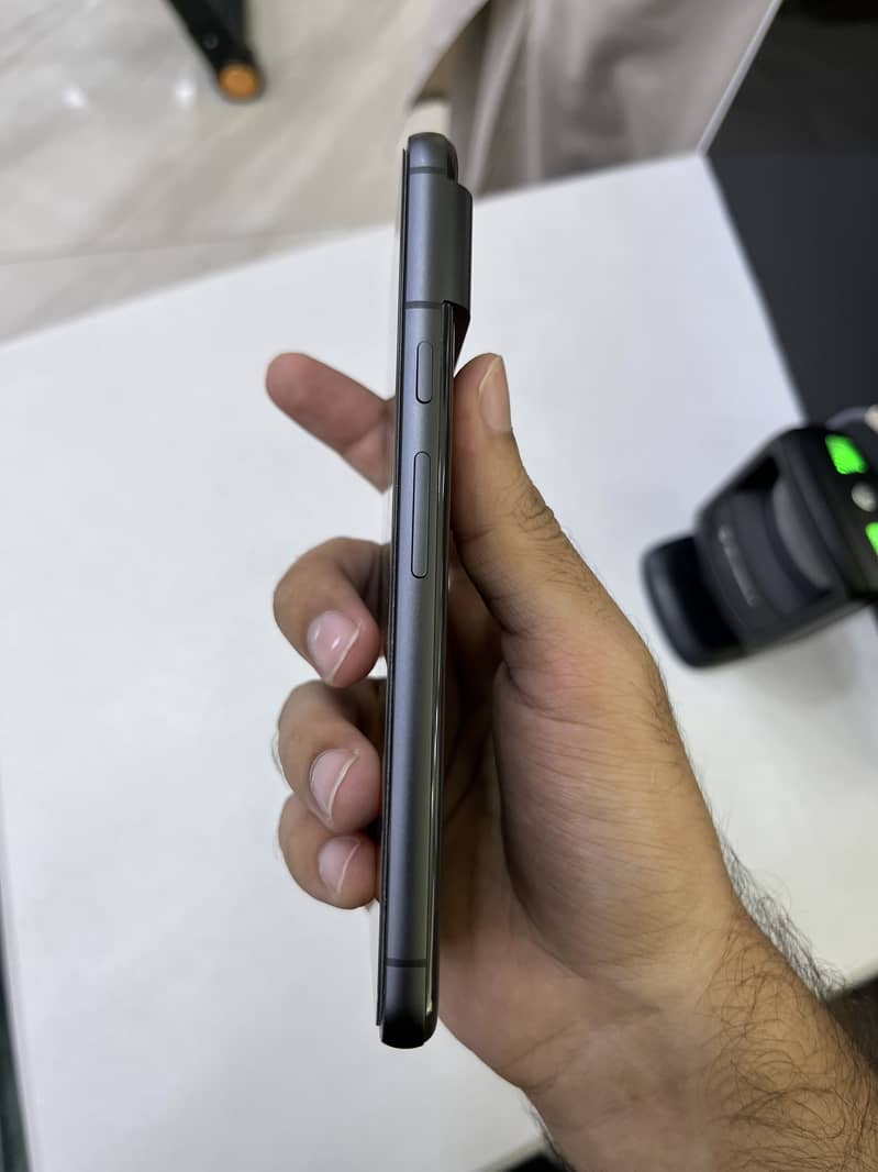 Google Pixel 8 6