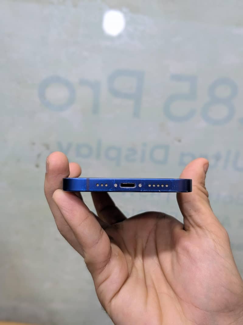 Apple iPhone 12 2