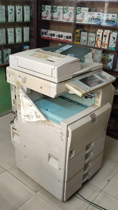 ricoh 5001 all ok hai tray 1 not working Baki 3 working Mai h