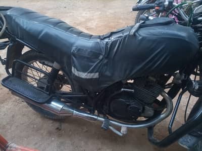 Suzuki GS 150 2014