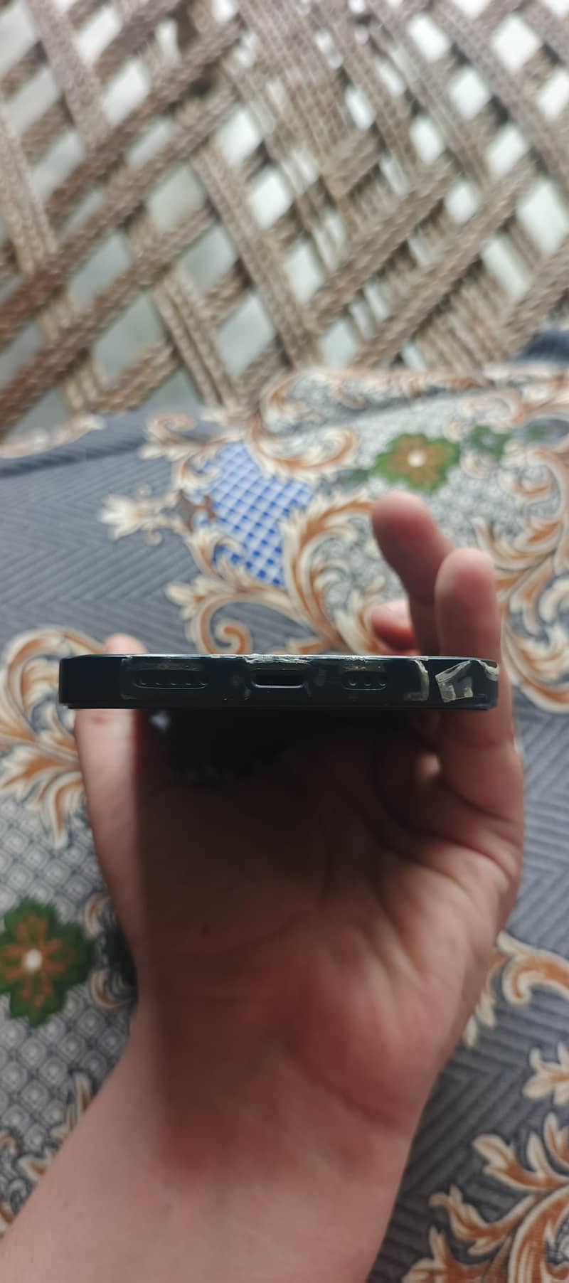 Apple iPhone 13 8