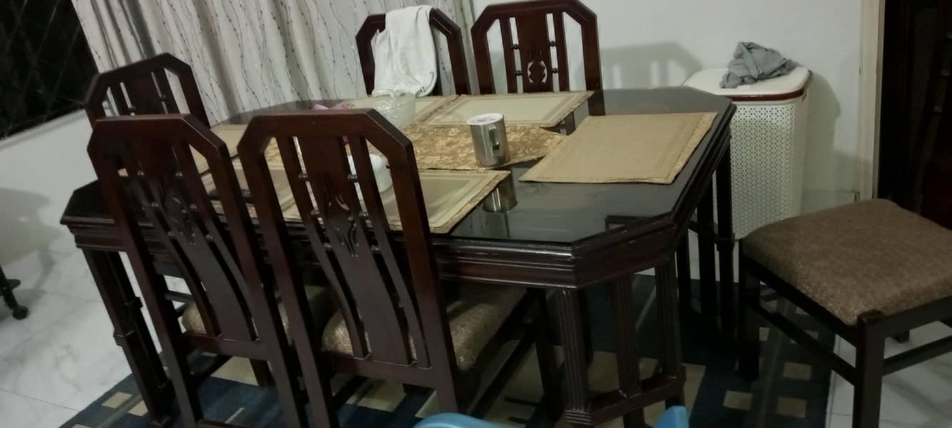 6 seater dining table 1