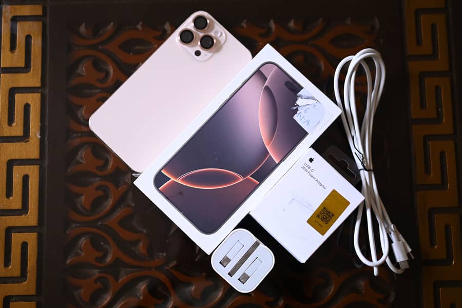 Apple iPhone 16 Pro Max 0