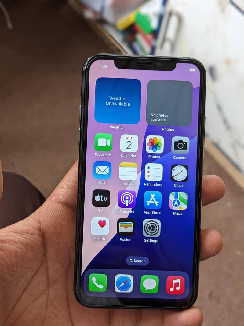 Apple iPhone XS 1
