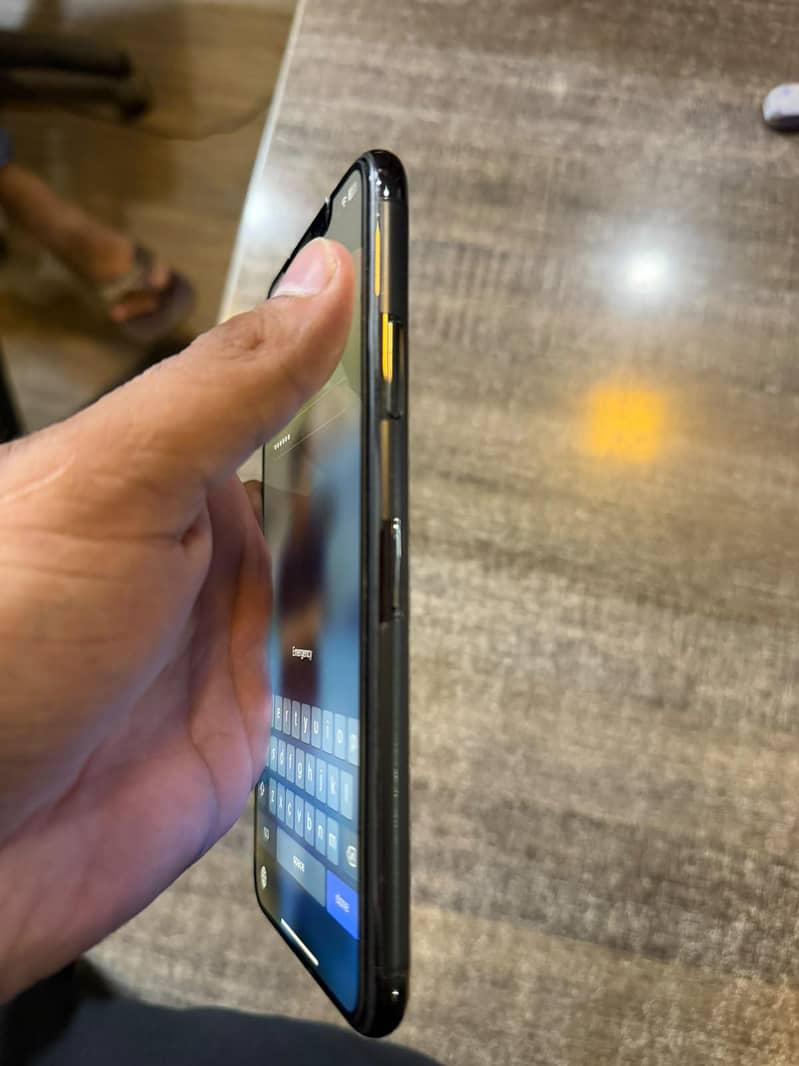 Apple iPhone 11 Pro Max 3