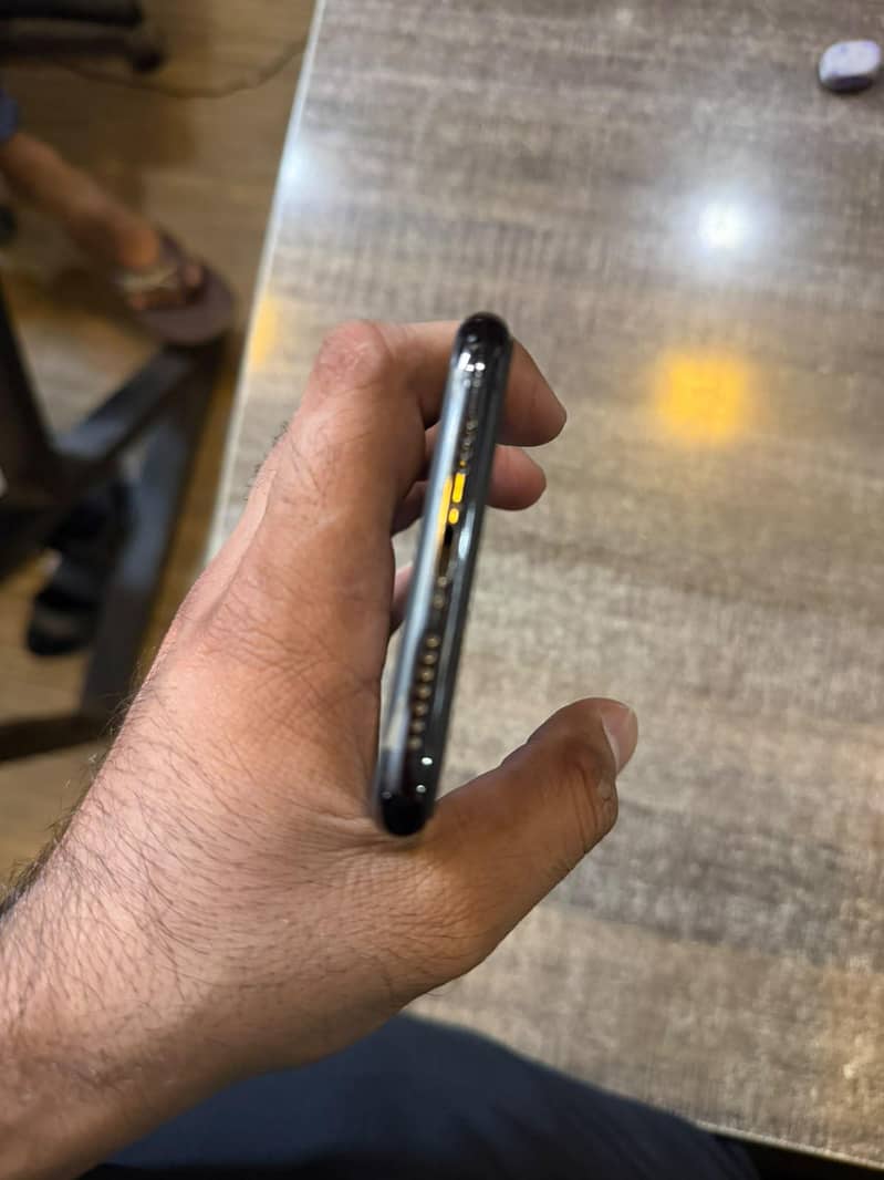Apple iPhone 11 Pro Max 5