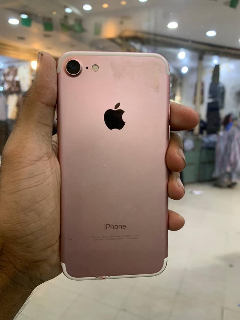 Apple iPhone 7 0