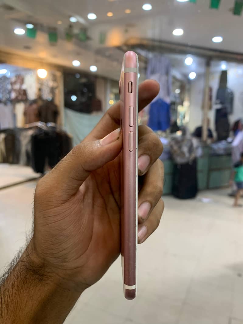 Apple iPhone 7 3