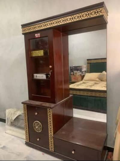 Elegant Wooden Dressing Table with Full-Length Mirror