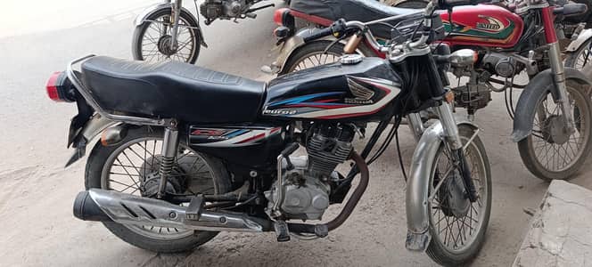 Honda 125 black colour