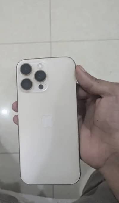 Apple iPhone 16 Pro Max