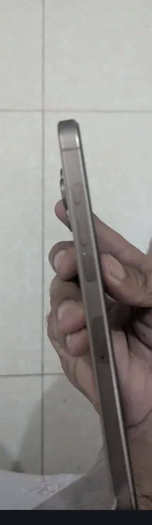 Apple iPhone 16 Pro Max 2