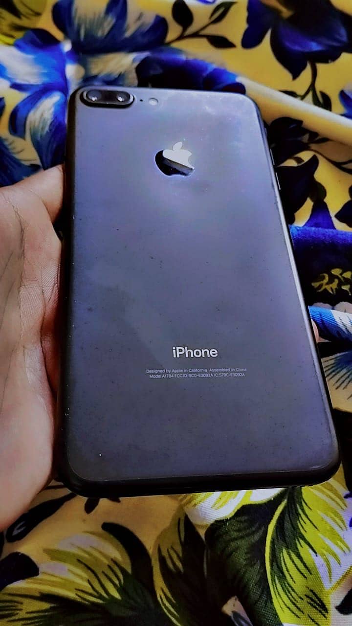Apple iPhone 7 Plus 0