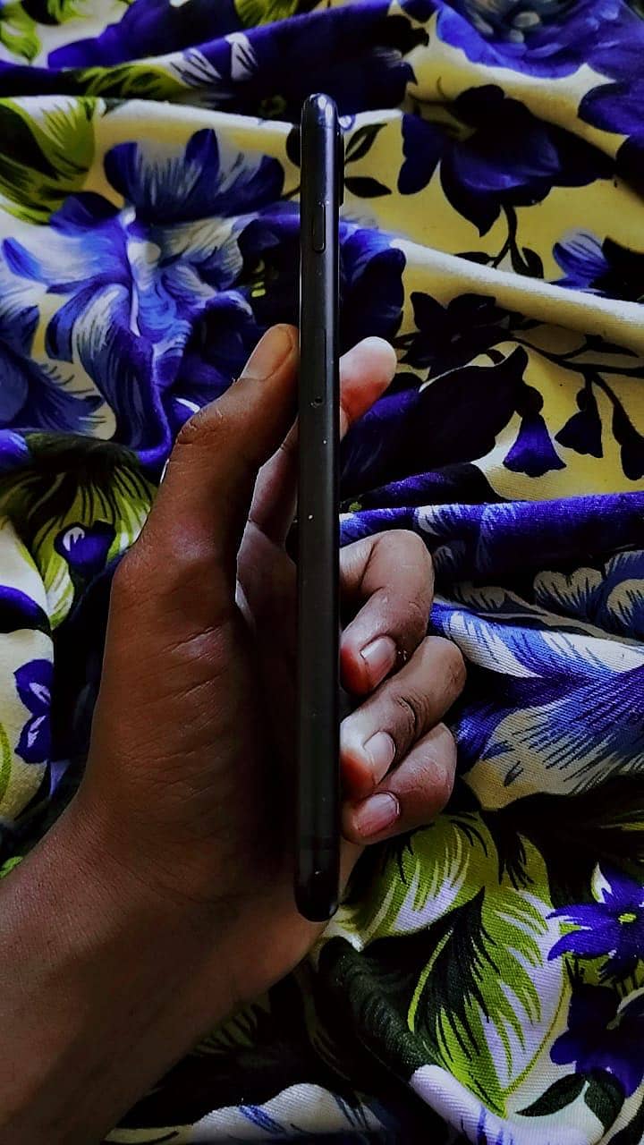 Apple iPhone 7 Plus 3