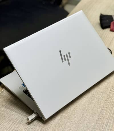 HP 840 G9