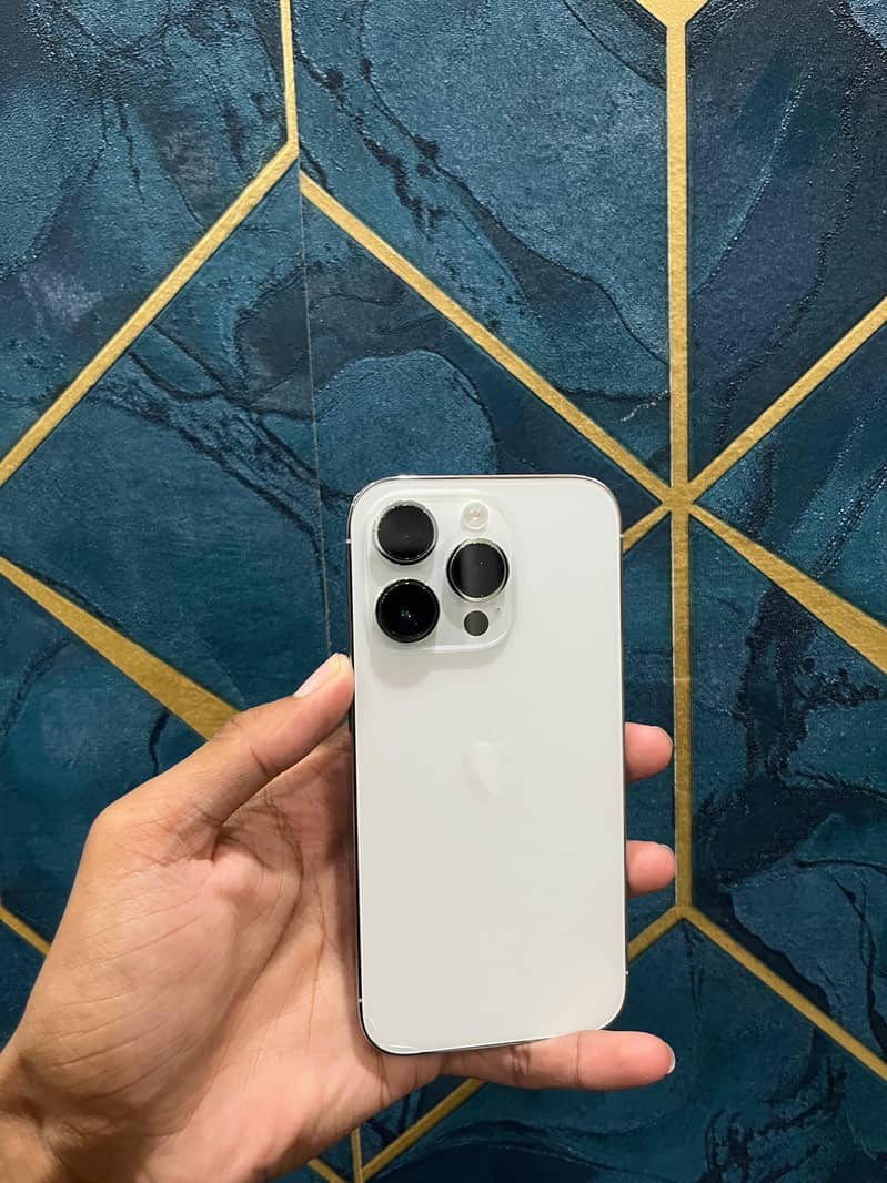 Apple iPhone 14 Pro 0