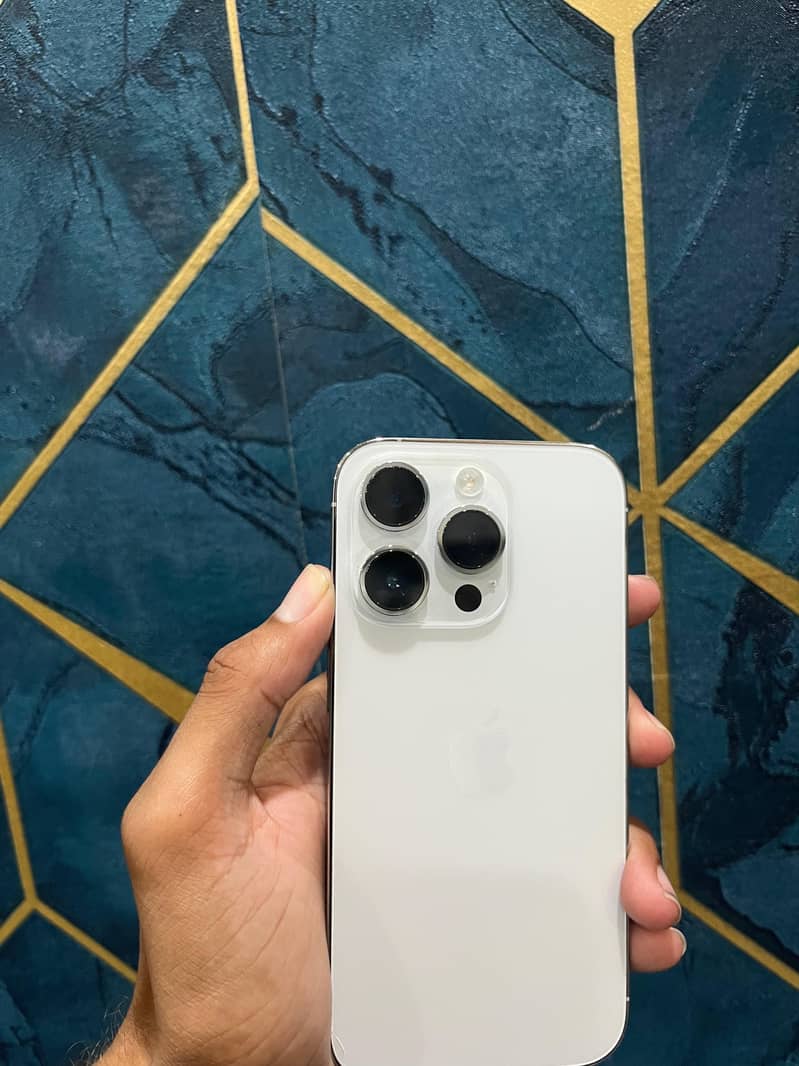 Apple iPhone 14 Pro 2