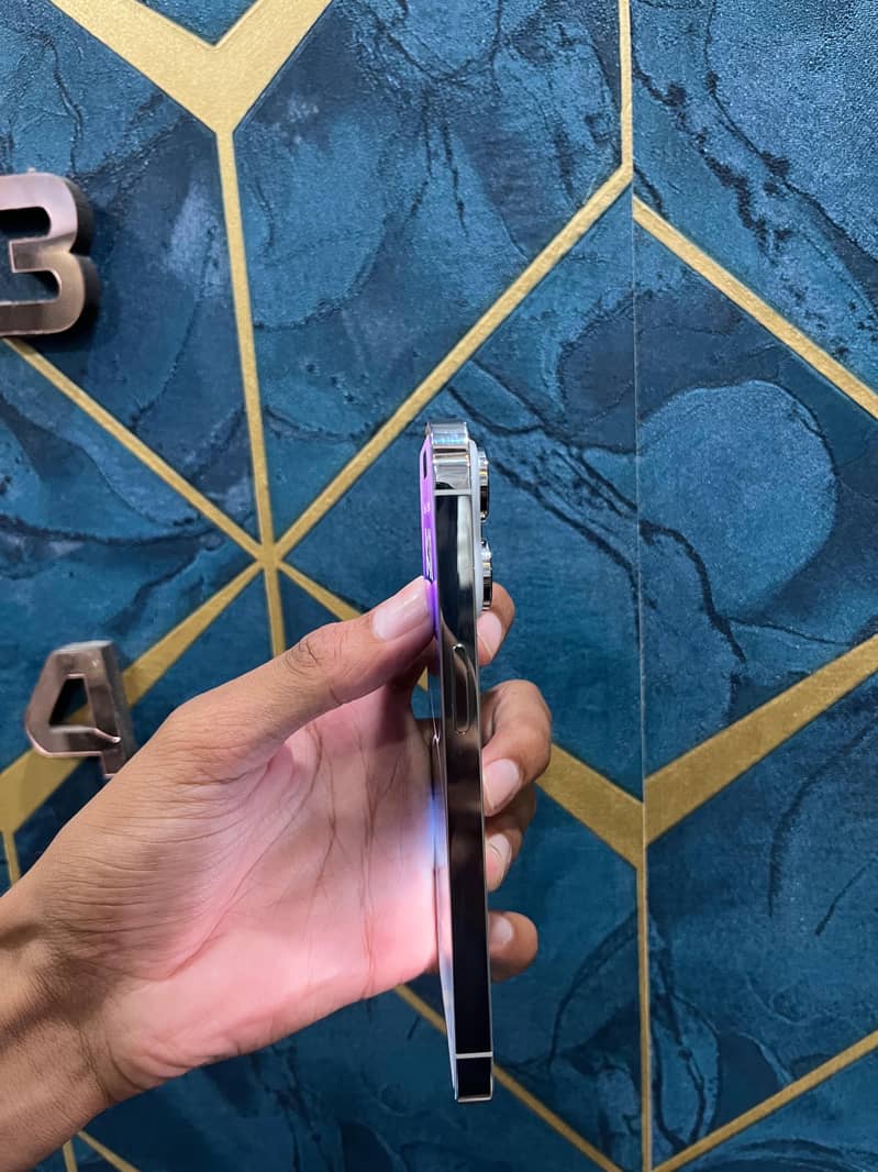 Apple iPhone 14 Pro 4