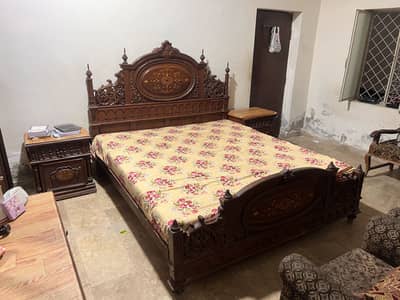 King size chinot bed and dressing table