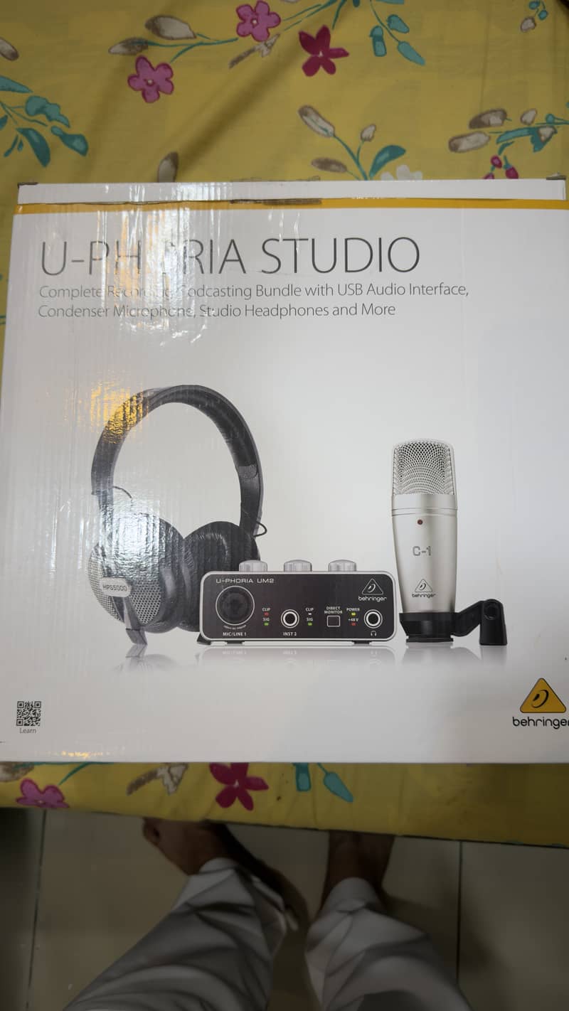 Behringer uphoria complete box 3