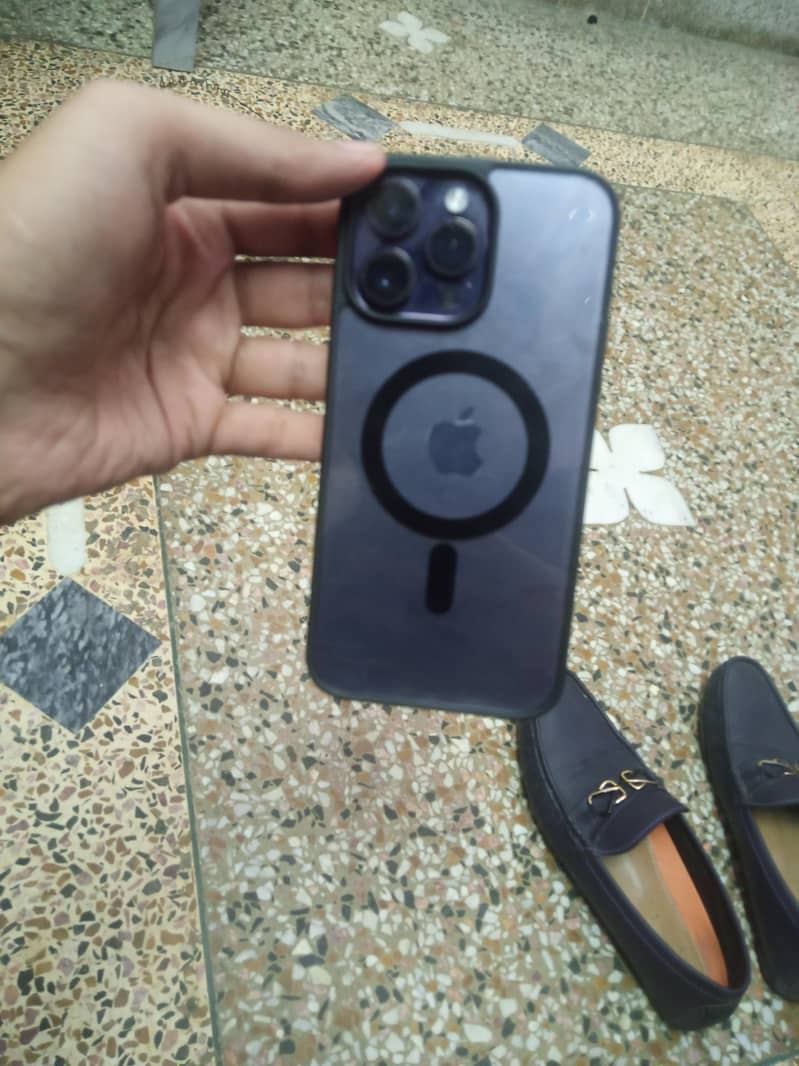 Apple iPhone 14 Pro Max 0