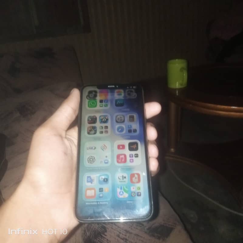 Apple iPhone 11 Pro Max 1