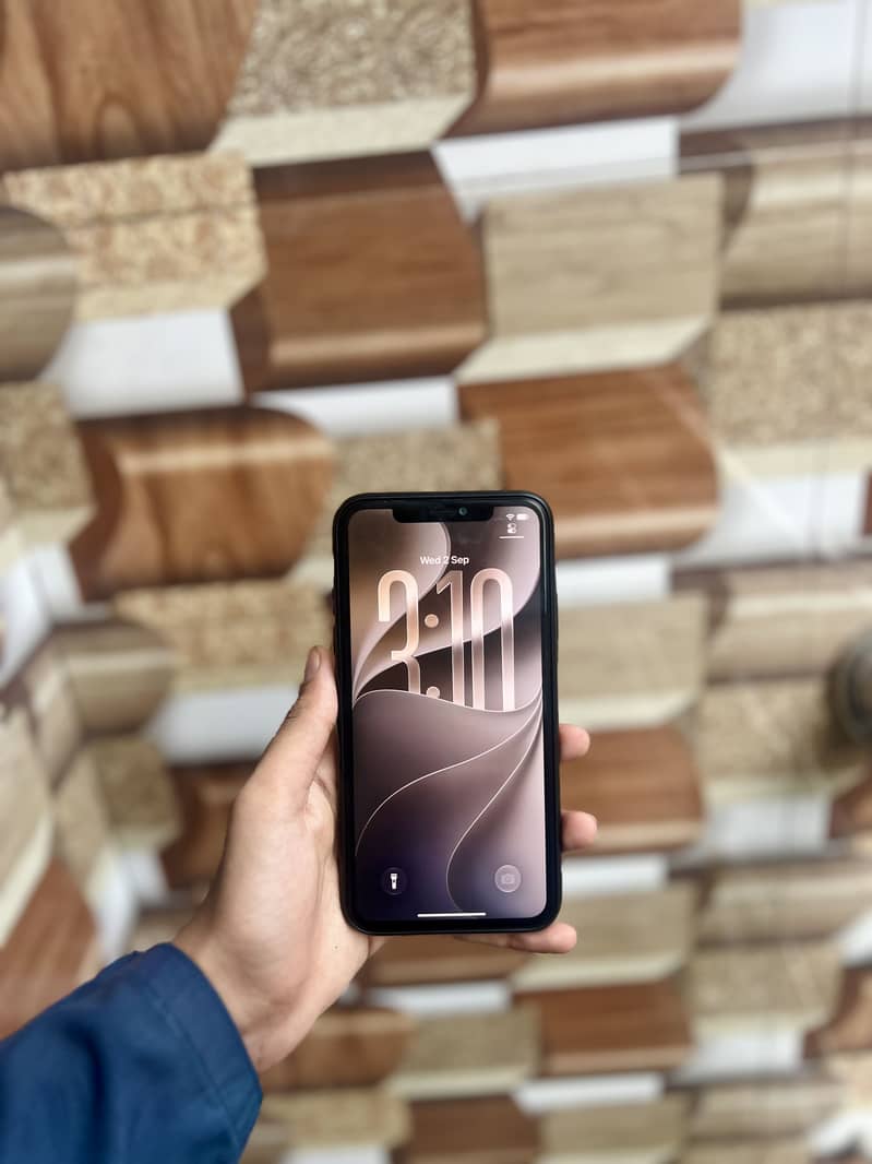 Apple iPhone 11 Pro Max 0
