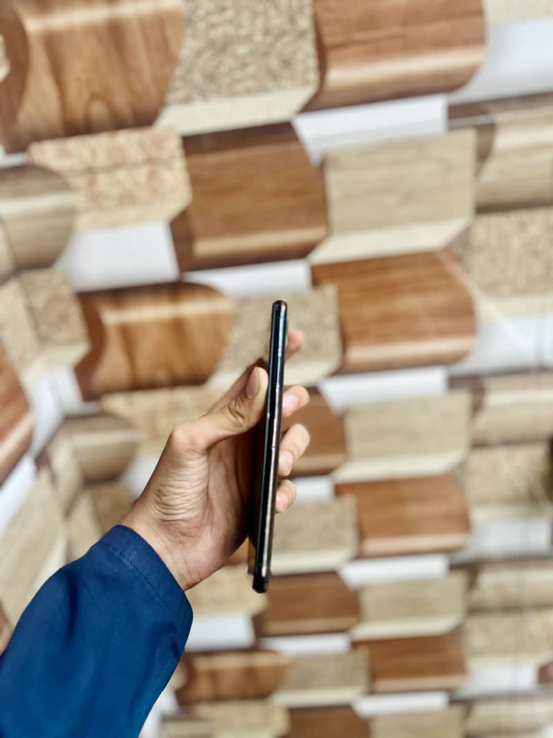 Apple iPhone 11 Pro Max 3