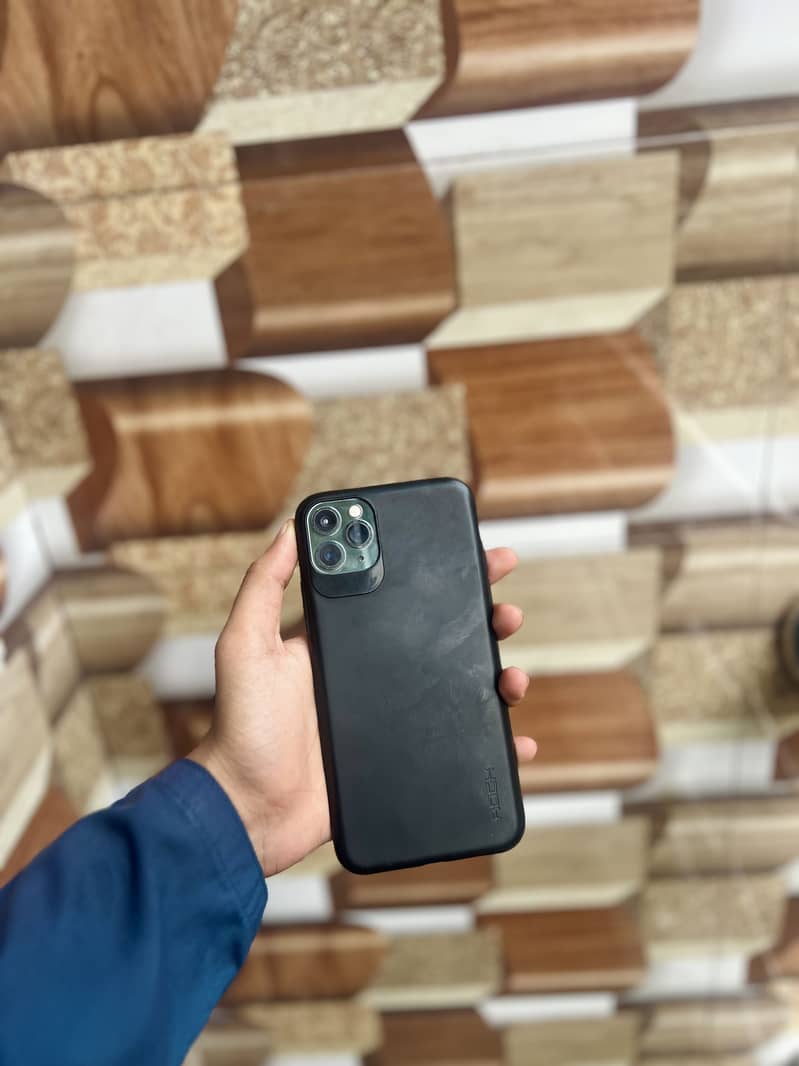 Apple iPhone 11 Pro Max 4
