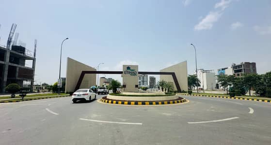 Ideal Investment Opportunity 5 Marla Residential Plot in Etihad Town