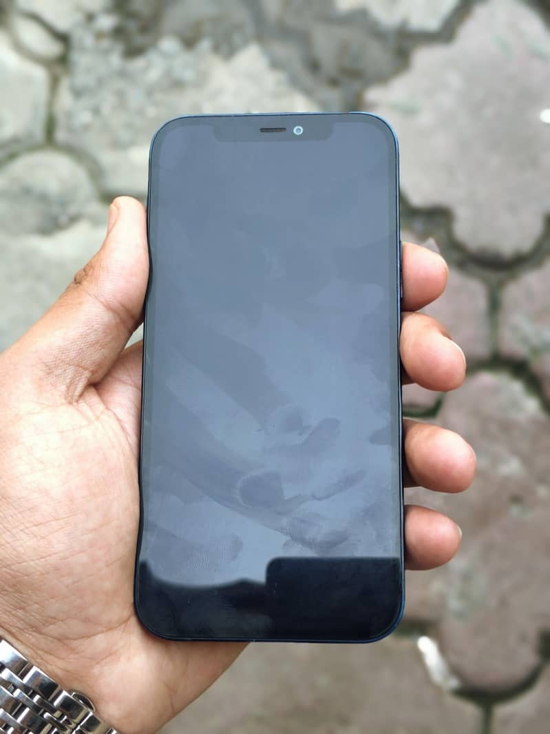 Apple iPhone 12 3