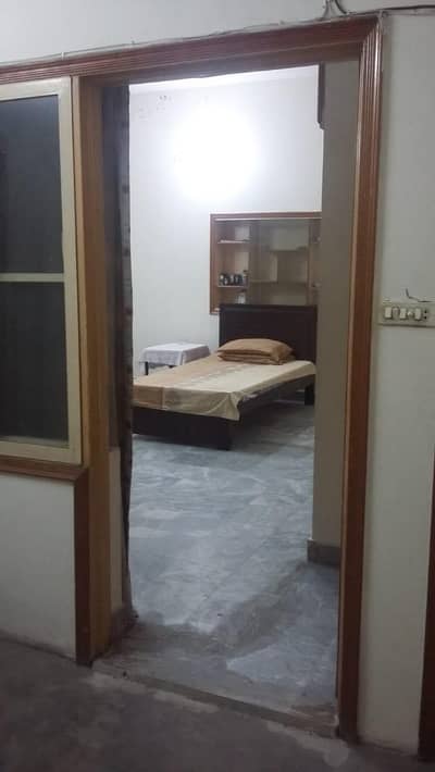 Furnished Room available in Gulberg 3 near Xinhua Mall and Hotel One