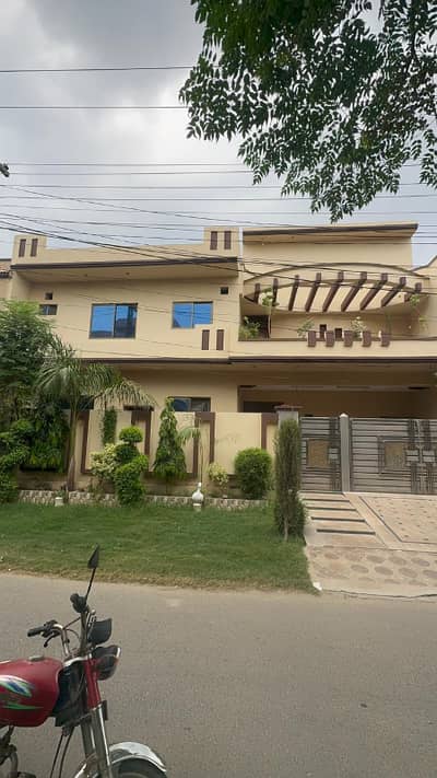 10-Marla beautiful house for sale (0321-4680642)
