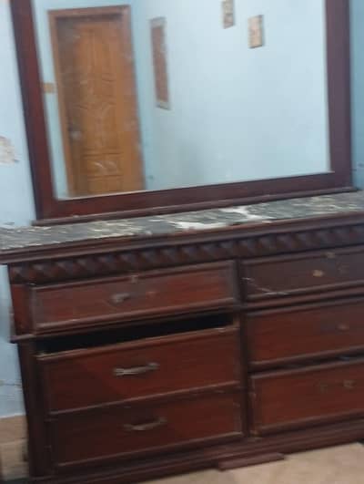 used Bed dressing or cheir bi ha chair ki or price ha
