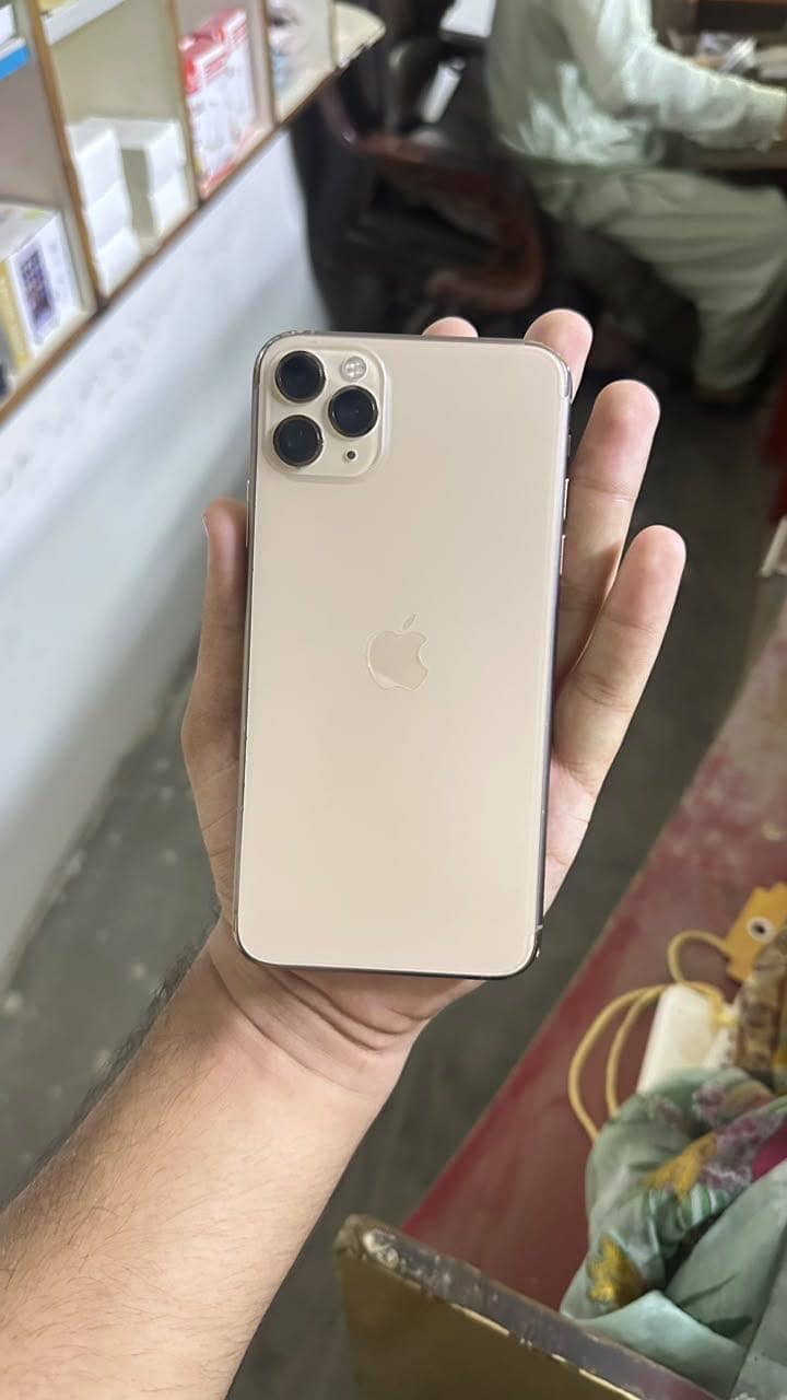 Apple iPhone 11 Pro Max 1