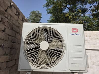 Dawlance T3 inverter 1.5 toN AC for sale in god condition without pipe