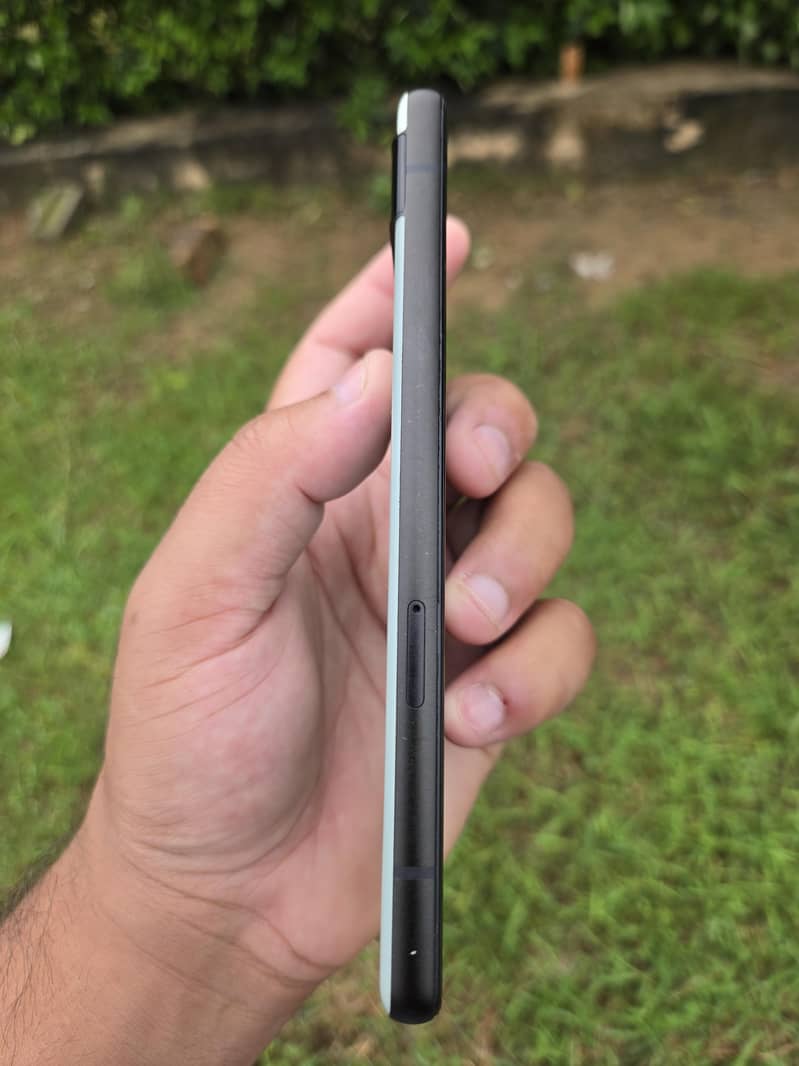 Google Pixel 6a 5G 4