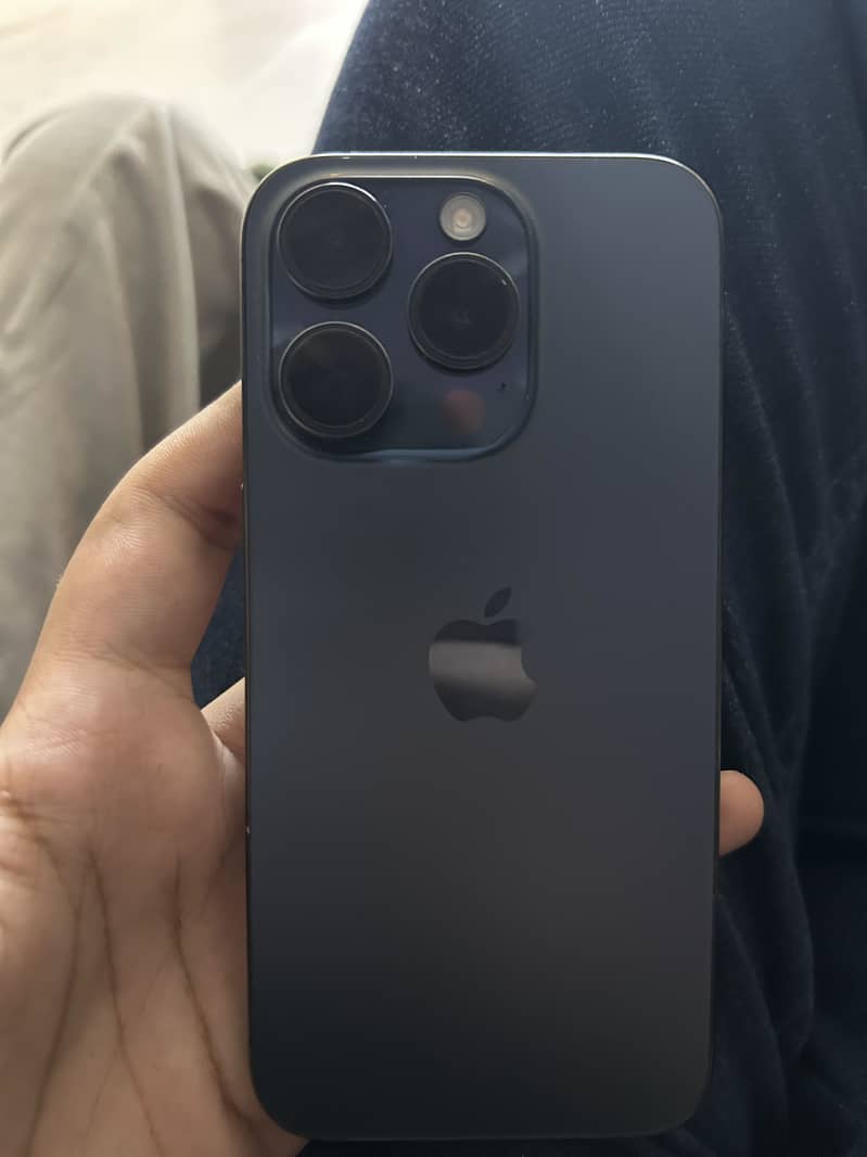 Apple iPhone 15 Pro 0