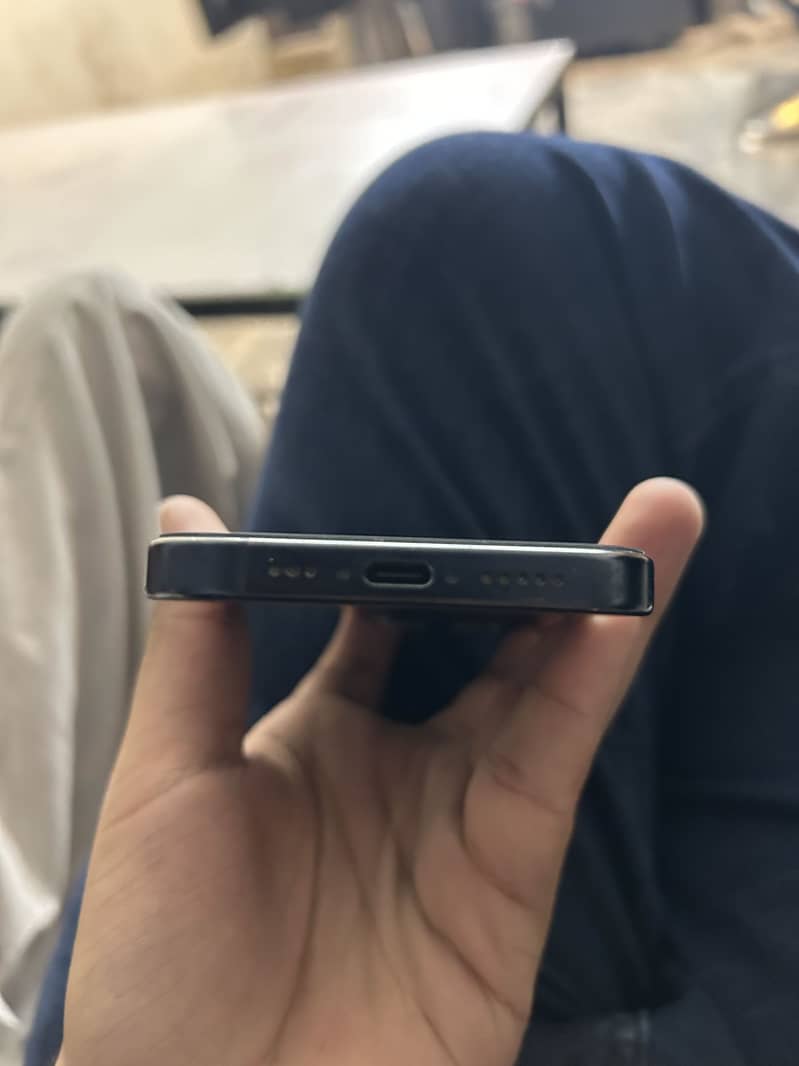 Apple iPhone 15 Pro 3