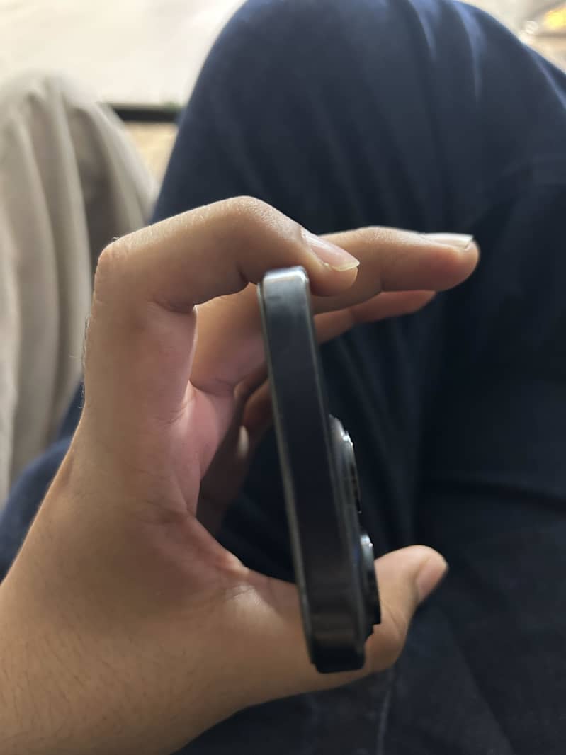 Apple iPhone 15 Pro 6