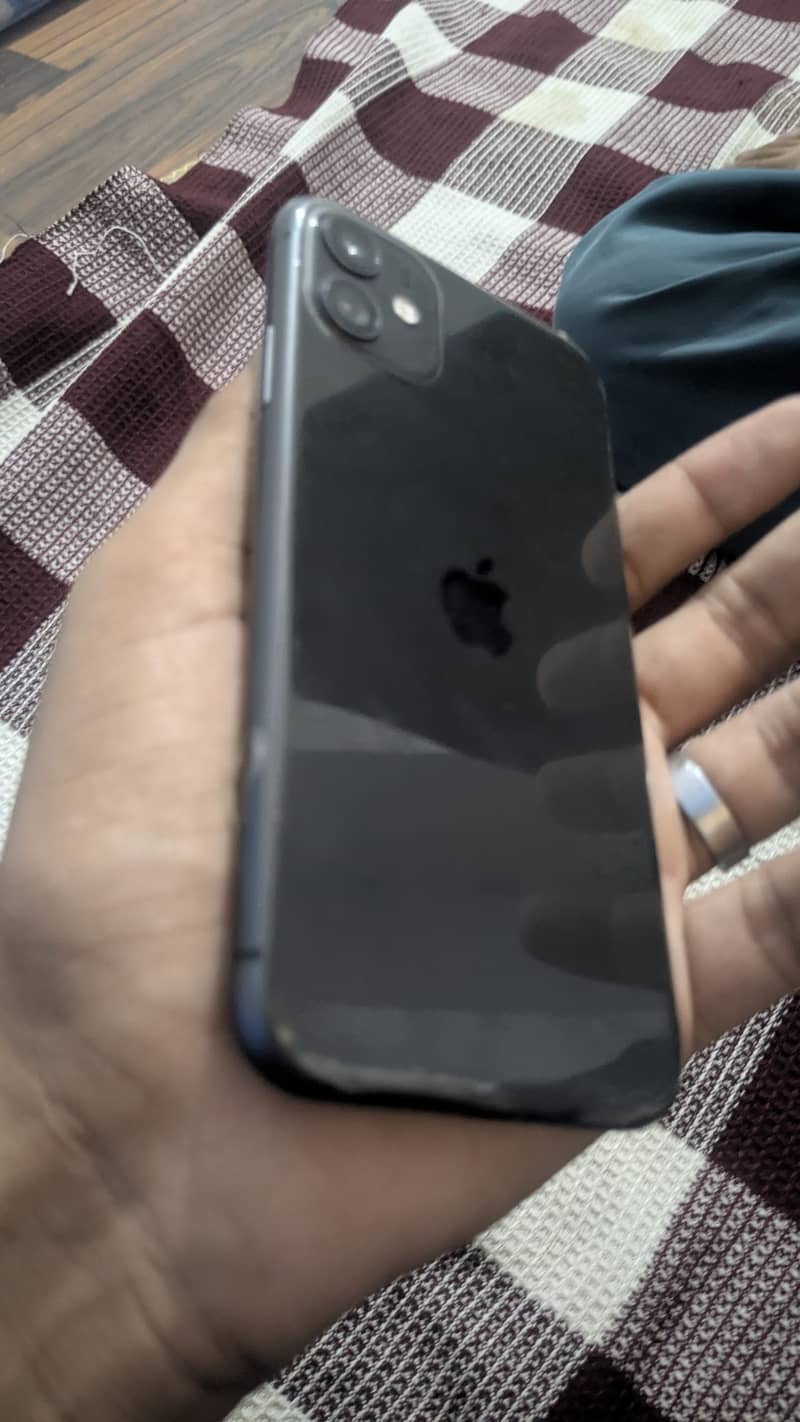 Apple iPhone 11 3