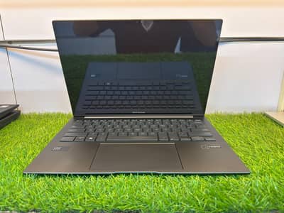 ASUS ZenBook Q425M