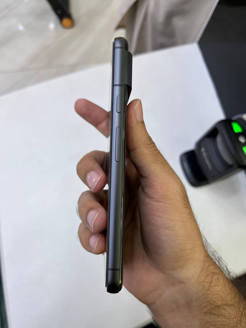 Google Pixel 8 6