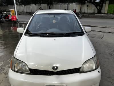 Toyota Platz 2001