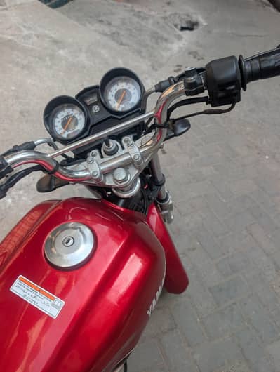 Yamaha 125Z 2018 Modal Red Color