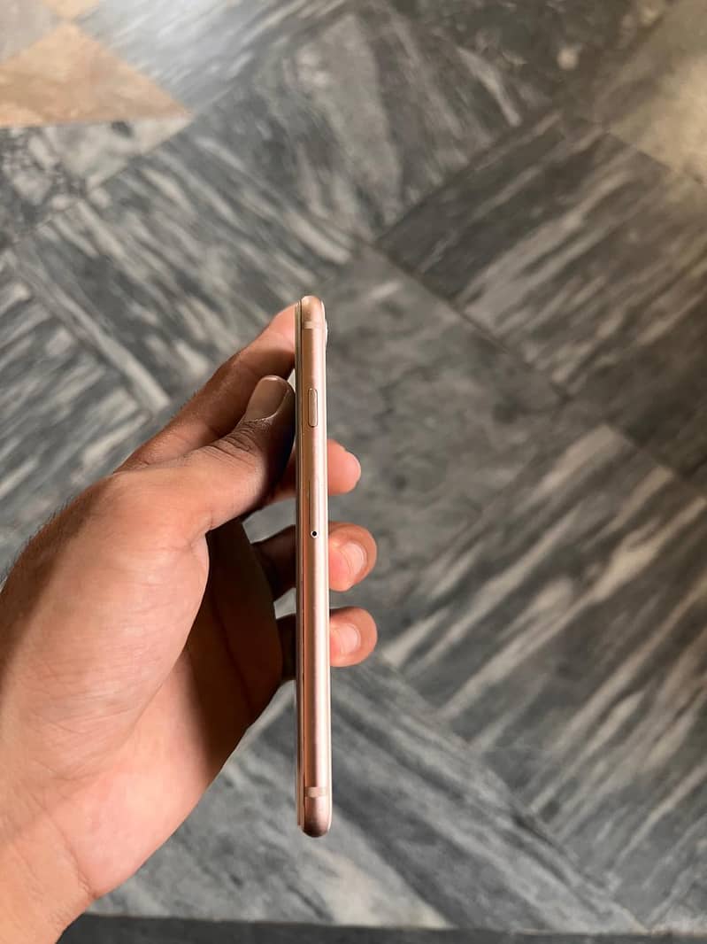 Apple iPhone 8 2