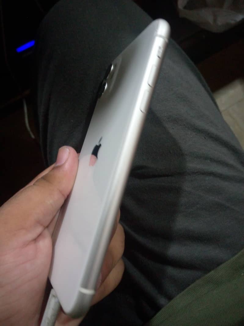 Apple iPhone 11 2