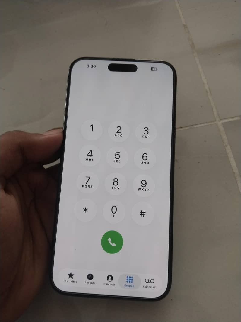 Apple iPhone 15 Pro Max 4