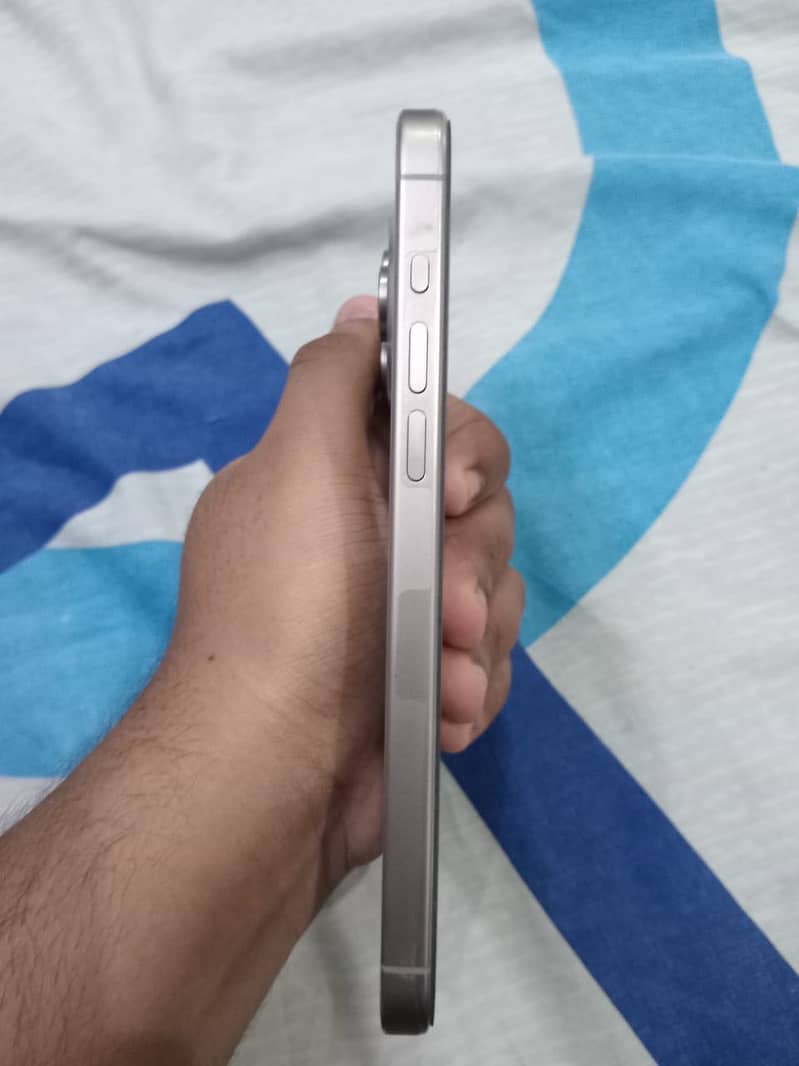 Apple iPhone 15 Pro Max 1