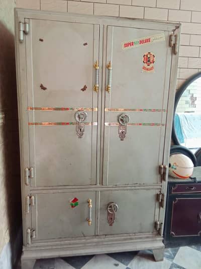 Ironie wardrobe